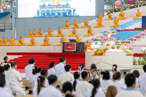 ภาพ No.151230:พิธีบูชาข้าวพระ ในวันอาทิตย์ต้นเดือน วันที่ 1 กันยายน พ.ศ. 2567 ณ สภาธรรมกายสากล วัดพระธรรมกาย