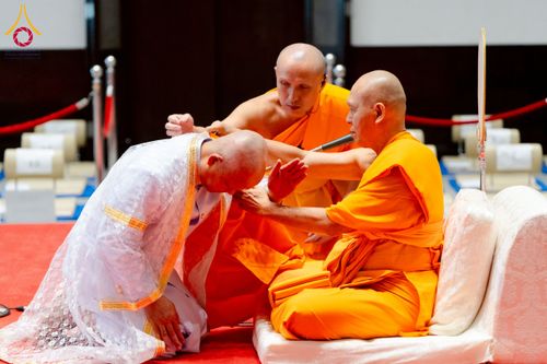 ภาพ No.223639:วันที่ 11 พฤษภาคม พ.ศ. 2568 พิธีบรรพชาของอุบาสก พิสิทธิ์ หมื่นแกล้ว  ณ วัดพระธรรมกาย