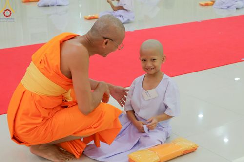 ภาพ No.216254:วันเสาร์ที่ 5 เมษายน พ.ศ. 2568 พิธีตัดปอยผม พิธีขอขมาผู้ปกครอง พิธีขอขมามอบผ้าไตร พิธีบรรพชา พิธีถวายบาตรสามเณร ณ ศูนย์ปฏิบัติธรรมและศูนย์อบรมเยาวชนเพชรบุรี ต.ท่าแลง อ.ท่ายาง จ.เพชรบุรี