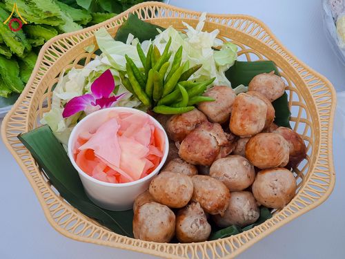 ภาพ No.194970:พิธีถวายภัตตาหารเป็นสังฆทาน แด่พระธรรมยาตรา ณ อนุสรณ์สถานมหาวิหารพระมงคลเทพมุนี (โลตัสแลนด์) อ.สองพี่น้อง จ.สุพรรณบุรี ในโครงการธรรมยาตรา กตัญญูบูชา มหาปูชนียาจารย์ พระมงคลเทพมุนี(สด จนฺทสโร) พระผู้ปราบมาร แห่ง ปีที่ 13 วันที่ 14 มกราคม พ.ศ.2568