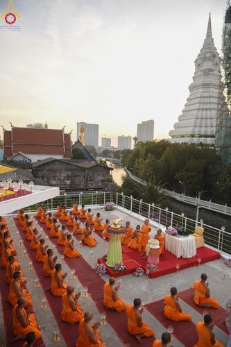 ภาพ No.201638:พิธีจุดประทีปถวายเป็นพุทธบูชา และบูชาธรรมมหาปูชนียาจารย์ ณ อาคารธรรมยาตรา กตัญญูบูชามหาปูชนียาจารย์ ตรงข้ามวัดปากน้ำภาษีเจริญ จ.กรุงเทพมหานคร ในโครงการธรรมยาตรา กตัญญูบูชา มหาปูชนียาจารย์ พระมงคลเทพมุนี(สด จนฺทสโร) พระผู้ปราบมาร อนุสรณ์สถาน 7 แห่ง