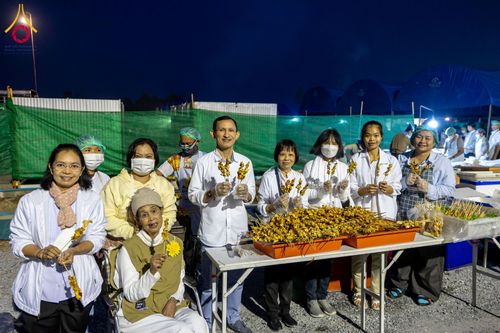 ภาพ No.198391:พิธีถวายภัตตาหารเป็นสังฆทาน แด่พระธรรมยาตรา ณ อนุสรณ์สถานบางปลา วัดบางปลา อำเภอบางเลน จังหวัดนครปฐม ในโครงการธรรมยาตรา กตัญญูบูชา มหาปูชนียาจารย์ พระมงคลเทพมุนี(สด จนฺทสโร) พระผู้ปราบมาร อนุสรณ์สถาน 7 แห่ง ปีที่ 13 วันที่ 20 มกราคม พ.ศ. 2568