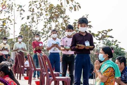 ภาพ No.127663:Photo Story ปฐมบรรพชาชาวพุทธมาร์มา Episode 2/5 วันที่ 6-7 กุมภาพันธ์ พ.ศ. 2567  โครงการบรรพชาครั้งประวัติศาสตร์ แห่งเทือกเขาจิตตะกอง  ครั้งแรกของชาวพุทธมาร์มา บังกลาเทศ บูชาธรรม 80 ปีหลวงพ่อธัมมชโย ณ วัดธัมจักร อรัญกุฏิ เมืองรัมการ์ คาร์กาชารี บังกลาเทศ