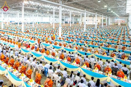 ภาพ No.60012:พิธีเจริญพระพุทธมนต์ "ฉลองอายุวัฒนมงคล 80 ปี หลวงพ่อธัมมชโย" พิธีถวายไทยธรรม คณะสงฆ์ 10,000 กว่าวัดทั่วประเทศ ในวันคุ้มครองโลก วันจันทร์ที่ 22 เมษายน พ.ศ. 2567 ณ สภาธรรมกายสากล วัดพระธรรมกาย จ.ปทุมธานี