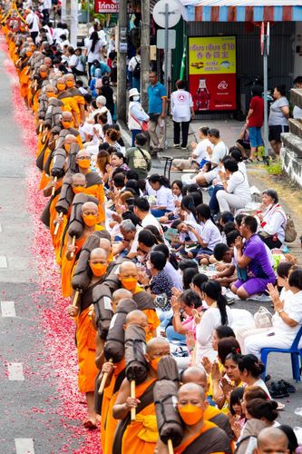 ภาพ No.128552:พิธีอัญเชิญพระบรมสารีริกธาตุ " ใจกลางเมืองนครหาดใหญ่ " เพื่อประดิษฐาน ณ มหารัตนเจดีย์สิริปทุมสวรรค์ (เจดีย์อริยพุทธะ 5 พระองค์) ศูนย์ปฏิบัติธรรมภาคใต้ อ.บางกล่ำ จ.สงขลา  วันที่ 9 มีนาคม พ.ศ. 2567 (ชุดที่ 2)