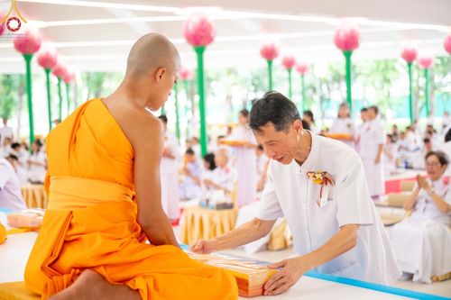 ภาพ No.136342:พิธีอุปสมบทสามเณรเตรียมสถาบันธรรมชัย รุ่นที่ 21 ณ โบสถ์พระไตรปิฏก วัดพระธรรมกาย วันเสาร์ที่ 4 พฤษภาคม พ.ศ.2567