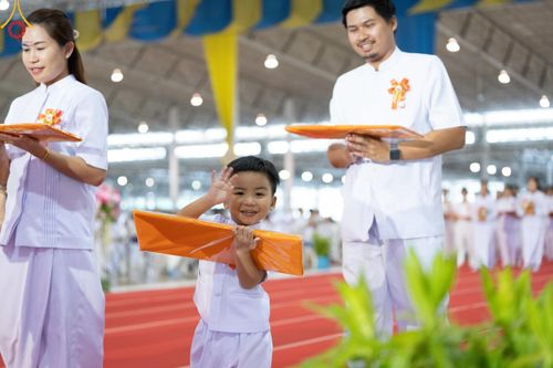 ภาพ No.160190:พิธีทอดผ้าป่าสมทบกฐินวัดพระธรรมกาย และสมทบกฐิน 30,000 วัดทั่วไทย ครั้งที่ 3 ณ สภาธรรมกายสากล วัดพระธรรมกาย วันพฤหัสบดีที่ 10 ตุลาคม พ.ศ. 2567