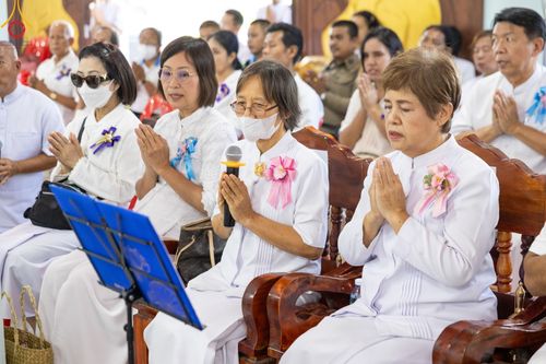 ภาพ No.131882:พิธีถวายสังฆทาน 323 วัด 4 จังหวัดชายแดนภาคใต้ ปีที่ 20 ครั้งที่ 167 และ พิธีมอบกองทุนหนุนแรงใจช่วยครูใต้ ปีที่ 17 ครั้งที่ 132 วันเสาร์ที่ 23 มีนาคม พ.ศ. 2567 ณ วัดมุจลินทวาปีวิหารพระอารามหลวง อ.หนองจิก จ.ปัตตานี