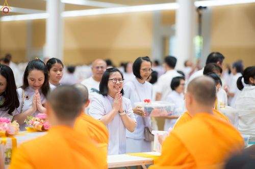 ภาพ No.280592:วันที่ 28 ธันวาคม พ.ศ.2568 พิธีถวายอุปกรณ์ทำความสะอาด ณ ห้องแก้วสารพัดนึก วัดพระธรรมกาย