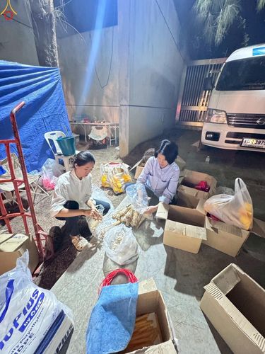 ภาพ No.301643:ภาพเบื้องหลังอาสาสมัครรวมใจ ชุดที่ 4 ในโครงการธรรมยาตรา กตัญญูบูชา มหาปูชนียาจารย์ พระมงคลเทพมุนี(สด จนฺทสโร) พระผู้ปราบมาร อนุสรณ์สถาน 7 แห่ง ปีที่ 14