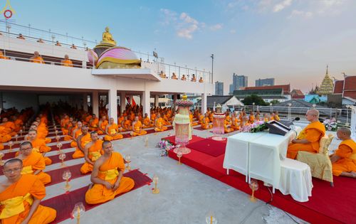 ภาพ No.302844:วันที่ 24 มกราคม พ.ศ. 2569 พิธีจุดประทีปธรรมถวายเป็นพุทธบูชา  และบูชาธรรมมหาปูชนียาจารย์  ณ อาคารธรรมยาตรา กตัญญูบูชามหาปูชนียาจารย์  ตรงข้ามวัดปากน้ำภาษีเจริญ จ.กรุงเทพมหานคร ในโครงการธรรมยาตรา กตัญญูบูชา มหาปูชนียาจารย์ พระมงคลเทพมุนี(สด จนฺทสโร) พระผู