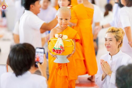 ภาพ No.215895:วันเสาร์ที่ 5 เมษายน พ.ศ. 2568 พิธีขอบรรพชา พิธีขอสรณคมน์และศีล  พิธีขอนิสสัย พิธีถวายบาตร ในโครงการบรรพชาสามเณรฟื้นฟูพระพุทธศาสนาทั่วไทย , โครงการหน่อแก้วเปรียญธรรม รุ่นที่ 13 ,  โครงการสามเณรยุวธรรมทายาท รุ่นที่ 33 , โครงการสามเณรมัชฌิมธรรมทายาท รุ่นที