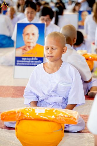 ภาพ No.215075:วันเสาร์ที่ 5 เมษายน พ.ศ. 2568 พิธีเวียนประทักษิณรอบพระมหาธรรมกายเจดีย์  พิธีวันทาเจดีย์ พิธีขอขมาและมอบผ้าไตร ในโครงการบรรพชาสามเณรฟื้นฟูพระพุทธศาสนาทั่วไทย , โครงการหน่อแก้วเปรียญธรรม รุ่นที่ 13 ,  โครงการสามเณรยุวธรรมทายาท รุ่นที่ 33 , โครงการสามเณรมั