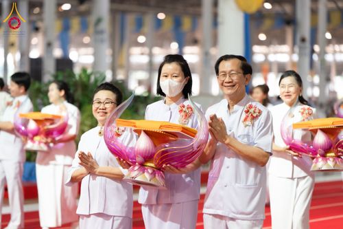 ภาพ No.134427:พิธีทอดผ้าป่าสมทบ มหาสังฆทาน 10,000 วัด ทั่วไทย วันอาทิตย์ต้นเดือนที่ 7 เมษายน พ.ศ.2567 ณ ห้องแก้วสารพัดนึก 1 สภาธรรมกายสากล  วัดพระธรรมกาย จ.ปทุมธานี