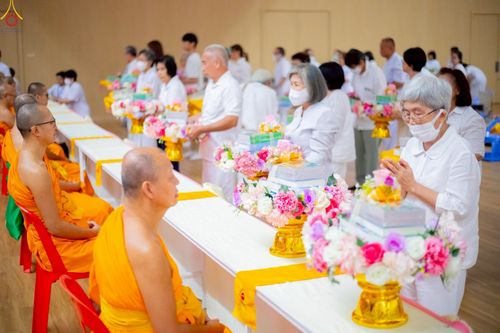 ภาพ No.225470:วันอาทิตย์ที่ 18 พฤษภาคม พ.ศ. 2568 พิธีร่วมบุญการศึกษา พระภิกษุ สามเณร ณ ห้องแก้วสารพัดนึก 2 วัดพระธรรมกาย