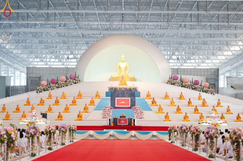 ภาพ No.205979:พิธีตักบาตร และ พิธีบูชาข้าวพระ ในวันอาทิตย์ต้นเดือน 2 กุมภาพันธ์ พ.ศ. 2568 ณ สภาธรรมกายสากล วัดพระธรรมกาย