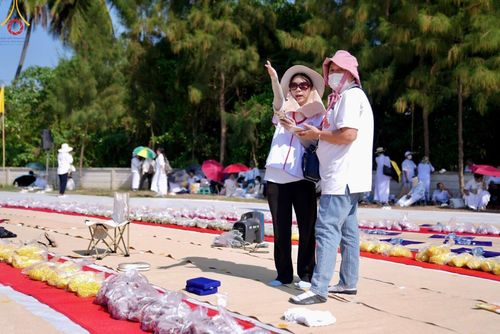 ภาพ No.108777:V.6 บุญเข้า การเตรียมงาน เก็บงาน การรับบุญของเจ้าหน้าที่หน่วยงานต่างๆ เพื่อโครงการธรรมยาตรา กตัญญูบูชามหาปูชนียาจารย์ พระมงคลเทพมุนี (สด จนฺทสโร) พระผู้ปราบมาร อนุสรณ์สถาน 7 แห่ง ปีที่ 12 ระหว่างวันที่ 2 - 31 มกราคม พ.ศ.2567