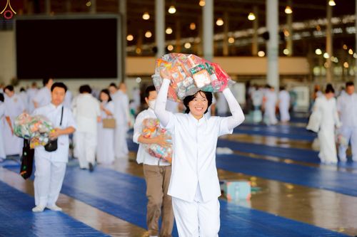 ภาพ No.263981:วันอาทิตย์ที่ 2 พฤศจิกายน พ.ศ. 2568 พิธีตักบาตรอาทิตย์ต้นเดือน ณ บ้านแก้วเรือนทองคุณยายฯ วัดพระธรรมกาย