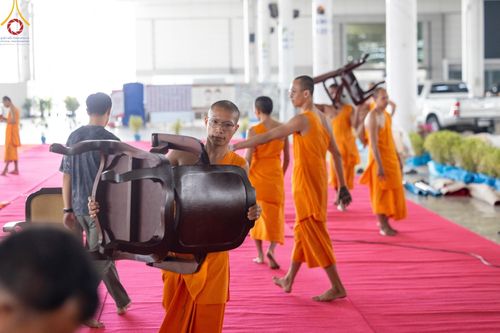 ภาพ No.60646:V.38 ทุ่มพลังเพื่อพ่อครบ 80 ปี ภาพการเตรียมงานของหน่วยงานต่างๆ เพื่อพิธีฉลองอายุวัฒนมงคล 80 ปี หลวงพ่อธัมมชโย และรับถวายมหาสังฆทาน 10,000 กว่าวัดทั่วประเทศ ในวันคุ้มครองโลก วันจันทร์ที่ 22 เมษายน พ.ศ. 2567