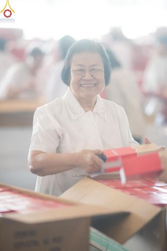 ภาพ No.212149:วันจันทร์ที่ 17 มีนาคม พ.ศ. 2568 บุญบรรจุกล่องไทยธรรม เพื่อถวายแด่พระสังฆาธิการ 40,000 กว่าวัดทั่วไทย ในวันคุ้มครองโลก 22 เมษายน พ.ศ. 2568 ณ บ้านแก้วเรือนทองคุณยายฯ วัดพระธรรมกาย