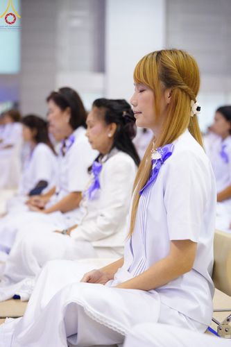 ภาพ No.167616:พิธีตักบาตรและพิธีบูชาข้าวพระ ในวันอาทิตย์ที่ 3 พฤศจิกายน พ.ศ. 2567 ณ วัดพระธรรมกาย