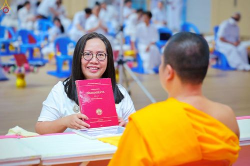 ภาพ No.228443:วันอาทิตย์ที่ 8 มิถุนายน พ.ศ. 2568 พิธีถวายทุนสนับสนุนพระไตรปิฎกฉบับธรรมชัย และอนุรักษ์คัมภีร์โบราณ ณ ห้องแก้วสารพัดนึก 2 วัดพระธรรมกาย