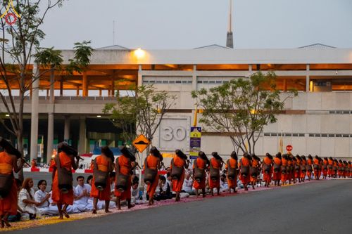 ภาพ No.120437:พิธีต้อนรับพระธรรมยาตรา ในโครงการธรรมยาตรา กตัญญูบูชา มหาปูชนียาจารย์ พระมงคลเทพมุนี(สด จนฺทสโร) พระผู้ปราบมาร อนุสรณ์สถาน 7 แห่ง ปีที่ 12 วันที่ 28 มกราคม พ.ศ. 2567 ณ วัดพระธรรมกาย จ.ปทุมธานี (ชุดที่ 2)