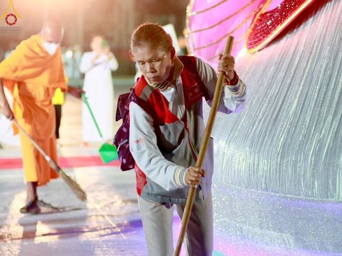 ภาพ No.204142:V.52 สารพัดV สารพัดดี ที่วัดสองพี่น้อง ในโครงการธรรมยาตรา กตัญญูบูชา มหาปูชนียาจารย์ พระมงคลเทพมุนี(สด จนฺทสโร) พระผู้ปราบมาร อนุสรณ์สถาน 7 แห่ง ปีที่ 13 ระหว่างวันที่ 2-31 มกราคม พ.ศ. 2568