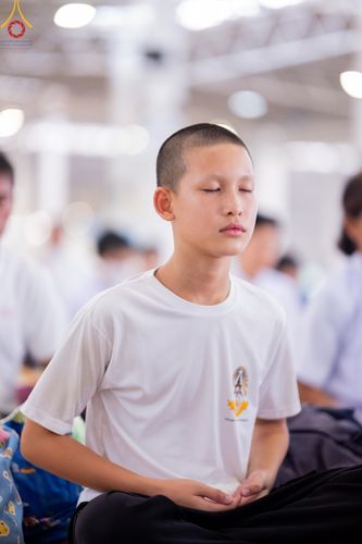 ภาพ No.136688:พิธีตักบาตร พิธีบูชาข้าวพระ ในวันอาทิตย์ต้นเดือนที่ 5 พฤษภาคม พ.ศ. 2567 ณ วัดพระธรรมกาย จ.ปทุมธานี