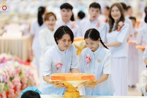 ภาพ No.160247:พิธีทอดผ้าป่าสมทบกฐินวัดพระธรรมกาย และสมทบกฐิน 30,000 วัดทั่วไทย ครั้งที่ 3 ณ สภาธรรมกายสากล วัดพระธรรมกาย วันพฤหัสบดีที่ 10 ตุลาคม พ.ศ. 2567