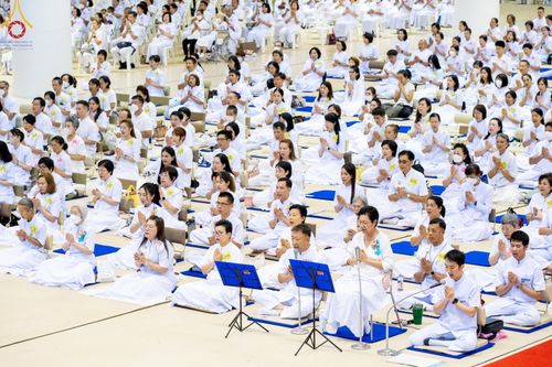 ภาพ No.150028:พิธีตักบาตร , พิธีปฎิบัติธรรม , พิธีถวายภัตตาหารเมนูสวรรค์ ในพรรษาแห่งการเข้าถึงธรรม วันธรรมชัย วันอังคารที่ 27 สิงหาคม พ.ศ.2567 ณ สภาธรรมกายสากล วัดพระธรรมกาย