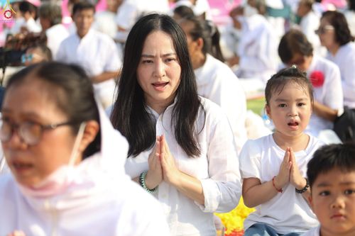 ภาพ No.299347:วันที่ 18 มกราคม พ.ศ. 2569 พิธีต้อนรับพระธรรมยาตรา ณ อนุสรณ์สถานลำดับที่ 5 สถานที่เผยแผ่วิชชาธรรมกายครั้งแรก อนุสรณ์สถานบางปลา วัดบางปลา อำเภอบางเลน จังหวัดนครปฐม ในโครงการธรรมยาตรา กตัญญูบูชา มหาปูชนียาจารย์ พระมงคลเทพมุนี(สด จนฺทสโร) พระผู้ปราบมาร อนุส