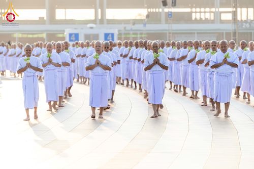 ภาพ No.320843:วันเสาร์ที่ 11 เมษายน พ.ศ.2569 พิธีเวียนประทักษิณ พิธีวันทาเจดีย์ โครงการอุปสมบทหมู่ บูชาธรรมหลวงพ่อธัมมชโย พ.ศ.2569 โครงการอุปสมบทหมู่ธรรมทายาท ระดับอุดมศึกษา รุ่น 53 (ภาคฤดูร้อน) ณ วัดพระธรรมกาย ปทุมธานี