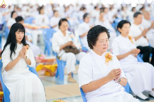 ภาพ No.348234:วันที่ 10 กันยายน พ.ศ.2569 พิธีสวดพระพุทธมนต์ และถวายภัตตาหารเป็นสังฆทาน เนื่องในวันครบ 26 ปี วันคล้ายละสังขาร คุณยายอาจารย์มหารัตนอุบาสิกาจันทร์ ขนนกยูง ณ หอฉันคุณยายอาจารย์ฯ วัดพระธรรมกาย