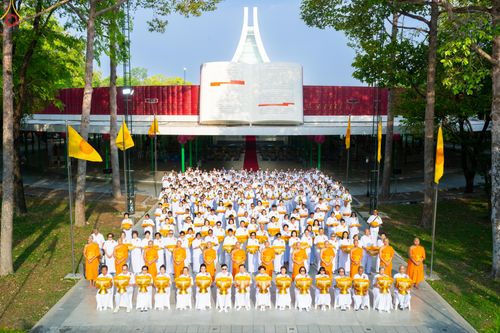 ภาพ No.328370:วันเสาร์ที่ 2 พฤษภาคม พ.ศ.2569 พิธีอุปสมบทสามเณรเตรียม DCI รุ่นที่ 23 ณ อุโบสถพระไตรปิฎก วัดพระธรรมกาย จังหวัดปทุมธานี