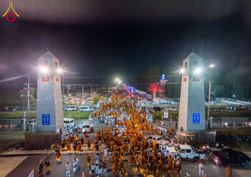 ภาพ No.324545:วันที่ 22 เมษายน พ.ศ.2569 (วันคุ้มครองโลก) บรรยากาศพระสังฆาธิการและสาธุชน การเดินทางกลับ งานถวายมหาสังฆทาน 40,000 กว่าวัดทั่วประเทศ วัดพระธรรมกาย