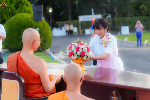 ภาพ No.332740:วันอาทิตย์ที่ 31 พฤษภาคม พ.ศ. 2569 วันวิสาขบูชา ณ วัดพระธรรมกายแคลิฟอร์เนีย  ประเทศสหรัฐอเมริกา