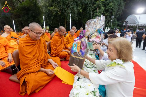 ภาพ No.285923:วันเสาร์ที่ 13 ธันวาคม พ.ศ.2568 พิธีตักบาตรพระภิกษุสามเณร 1,000 รูป ณ บริเวณหน้าอุทยานแห่งชาติเขาใหญ่ อำเภอปากช่อง จ.นครราชสีมา