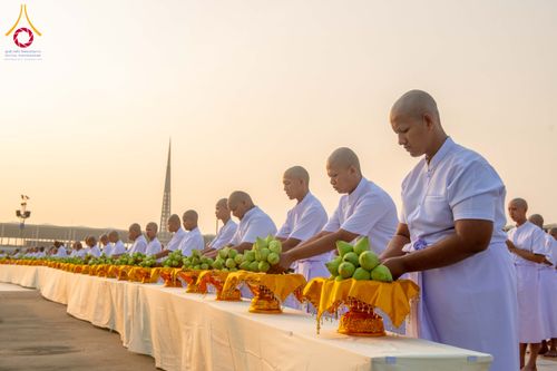 ภาพ No.319409:วันเสาร์ที่ 4 เมษายน พ.ศ.2569 พิธีขอขมา มอบผ้าไตร และถวายบาตรแด่นาคธรรมทายาท ในโครงการบรรพชาสามเณรฟื้นฟูพระพุทธศาสนาทั่วไทย โครงการหน่อแก้วเปรียญธรรม รุ่นที่ 14 โครงการสามเณรยุวธรรมทายาท รุ่นที่ 34 โครงการสามเณรมัชฌิมธรรมทายาท รุ่นที่ 30 ณ สภาธรรมกายสากล