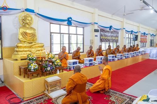 ภาพ No.137678:พิธีตักบาตร พิธีถวายสังฆทานแด่คณะสงฆ์ 323 วัด พิธีทำบุญอุทิศส่วนกุศลแด่ผู้วายชนม์ ในเหตุการณ์ความไม่สงบ 4 จังหวัดชายแดนภาคใต้ ปีที่ 20 ครั้งที่ 169 และพิธีมอบกองทุนหนุนแรงใจช่วยครูใต้ ปีที่ 17 ครั้งที่ 134 วันที่ 25 พฤษภาคม พ.ศ.2567 อ.ตากใบ จ.นราธิวาส