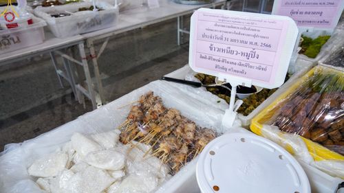 ภาพ No.75165:พิธีถวายภัตตาหารเป็นสังฆทาน แด่คณะพระธรรมยาตราฯ ในโครงการธรรมยาตรากตัญญูบูชา มหาปูชนียาจารย์ พระมงคลเทพมุนี(สด จนฺทสโร) พระผู้ปราบมาร อนุสรณ์สถาน 7 แห่ง ปีที่ 11 วันที่ 31 มกราคม พ.ศ. 2566