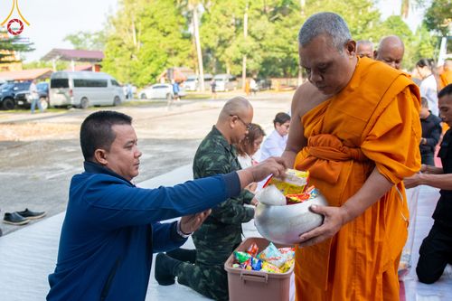 ภาพ No.311062:วันพฤหัสบดีที่ 26 กุมภาพันธ์ พ.ศ. 2569 พิธีถวายสังฆทานแด่คณะสงฆ์ 323 วัด ปีที่ 22 ครั้งที่ 182 พิธีมอบกองทุนหนุนแรงใจช่วยครูใต้ ปีที่ 19 ครั้งที่ 145 และพิธีทำบุญอุทิศส่วนกุศลให้ผู้วายชนม์