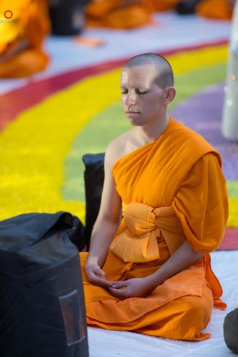 ภาพ No.288408:วันที่ 4 มกราคม พ.ศ. 2569 พระธรรมยาตราปฏิบัติธรรม และถ่ายภาพหมู่ประวัติศาสตร์ ในโครงการธรรมยาตรา กตัญญูบูชา มหาปูชนียาจารย์ พระมงคลเทพมุนี(สด จนฺทสโร) พระผู้ปราบมาร อนุสรณ์สถาน 7 แห่ง ปีที่ 14 ณ อนุสรณ์สถานมหาวิหารพระมงคลเทพมุนี (โลตัสแลนด์) อ.สองพี่น้อง