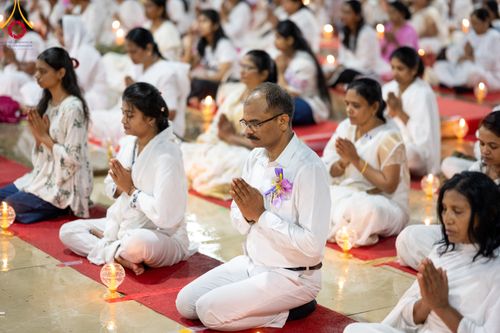 ภาพ No.331535:วันที่ 31 พฤษภาคม พ.ศ. 2569  สภาพุทธศาสนาแห่งอินเดีย (Indian Buddhist Council)  ร่วมกับมูลนิธรรมกาย จัดงานวิสาขบูชานานาชาติ  ณ วัดพุทธสันติวันธรรมชัย