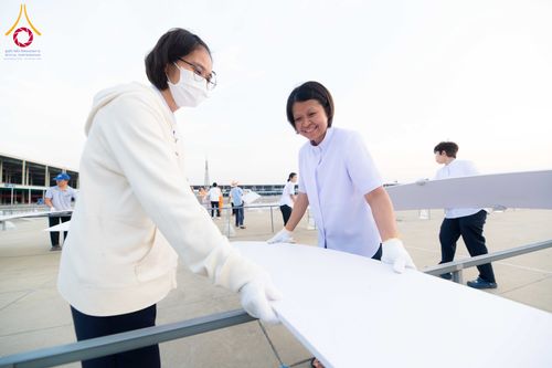 ภาพ No.326524:วันที่ 26 -27 เมษาบน พ.ศ.2569 การเก็บงานแผ่นหน้าโต๊ะที่ลานธรรม งานถวายมหาสังฆทาน 40,000 กว่าวัดทั่วประเทศ ณ ลานธรรม วัดพระธรรมกาย