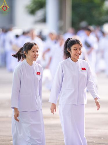 ภาพ No.143358:พิธีตักบาตร ข้าวสารอาหารแห้ง ณ บ้านแก้วเรือนทองคุณยายฯ และ พิธีบูชาข้าวพระ  ณ สภาธรรมกายสากล วัดพระธรรมกาย วันอาทิตย์ที่ 7 กรกฎาคม พ.ศ. 2567