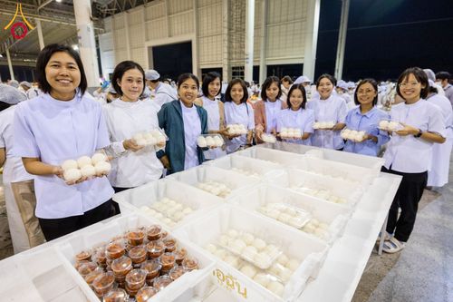 ภาพ No.120573:พิธีถวายภัตตาหารเป็นสังฆทาน แด่คณะพระธรรมยาตรา ปีที่ 12 วันที่ 29 มกราคม พ.ศ. 2567 ณ สภาธรรมกายสากล วัดพระธรรมกาย