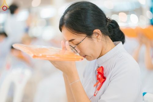 ภาพ No.177933:พิธีทอดผ้าป่าต้นสมบัติจักรพรรดิ ในวันอาทิตย์ที่ 1 ธันวาคม พ.ศ. 2567 ณ สภาธรรมกายสากล วัดพระธรรมกาย