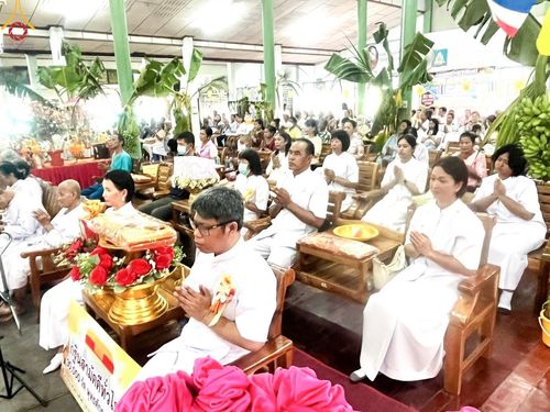 ภาพ No.169834:พิธีทอดกฐิน ณ วัดชุมนุมใน จ.ระยอง ในโครงการกฐินสามัคคีทั่วไทย 30,000 วัด บูชาธรรม 80 ปี หลวงพ่อธัมมชโย โดยคณะศิษยานุศิษย์วัดพระธรรมกาย วันที่ 26 ตุลาคม พ.ศ. 2567