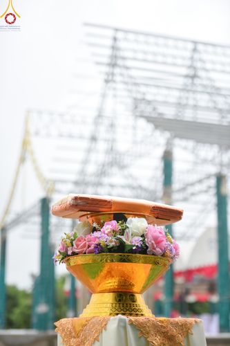 ภาพ No.146534:พิธีทอดผ้าป่าสร้างหลังคาอาคาร 80 ปี หลวงพ่อธัมมชโย ณ ศูนย์ปฎิบัติธรรมวิหารแดง จังหวัดสระบุรี วันอาทิตย์ที่ 28 กรกฎาคม พ.ศ. 2567